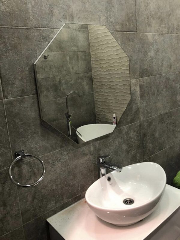 Зеркало Loft в частной ванной комнате (МФЦ Сити «федерация»)