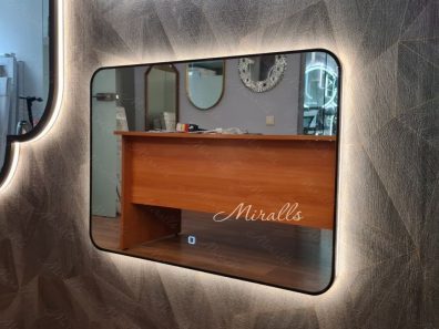 https://miralls.ru/wp-content/uploads/2021/05/Zerkalo-s-podsvetkoj-Maison-Extra-3-min-396x297.jpg