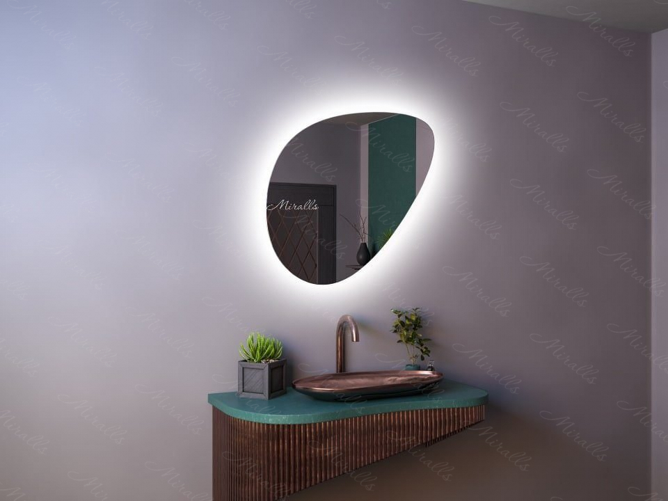 зеркало необычной формы Dana Extra с интерьерной подсветкой
