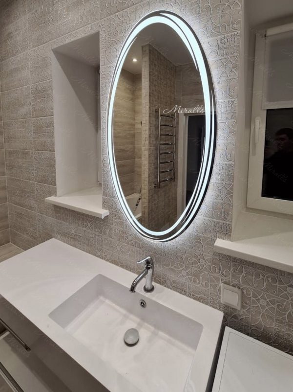 зеркало с художественной подсветкой в ванной Sofia