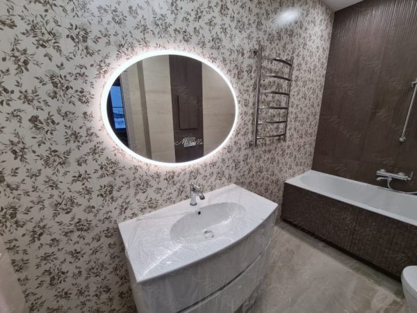 зеркало в ванной комнате с подсветкой Oko