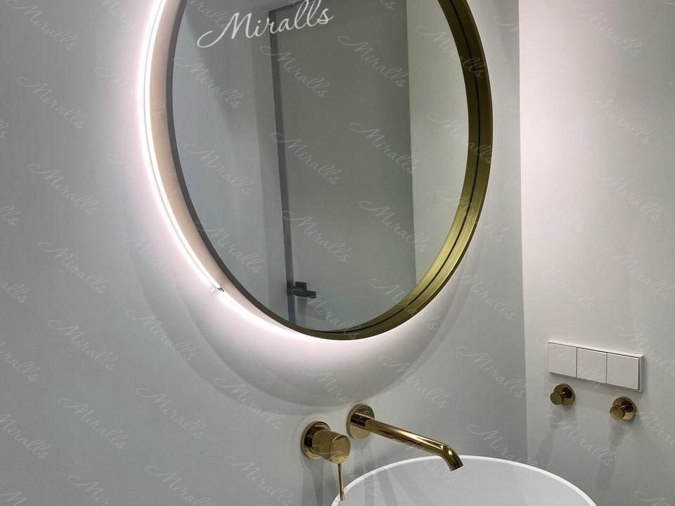 Интерьерное зеркало Oasis Extra в ванне