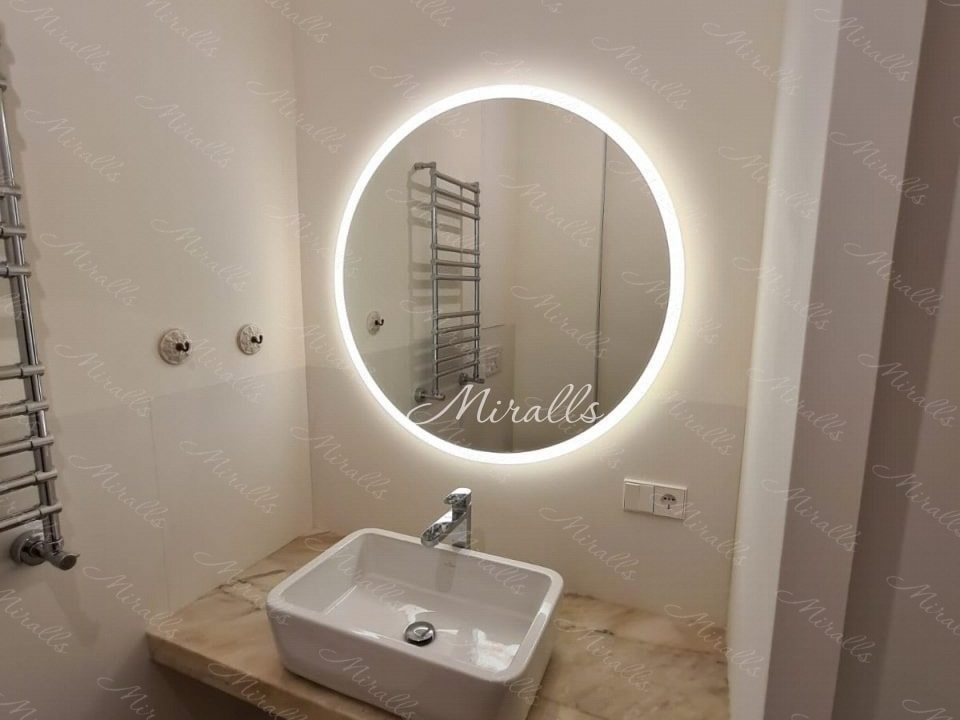 Зеркало Disk в ванной комнате