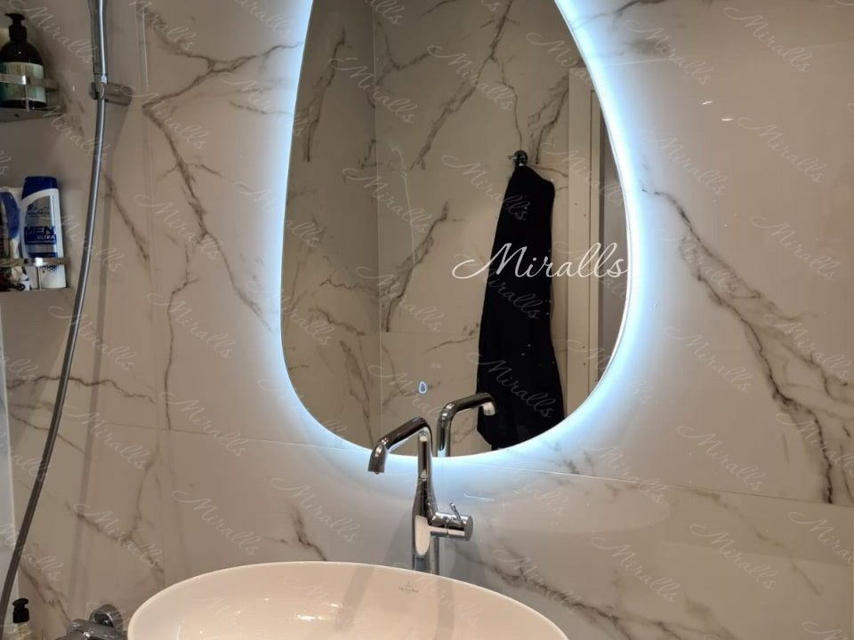 Зеркало Pandora Extra в ванной комнате