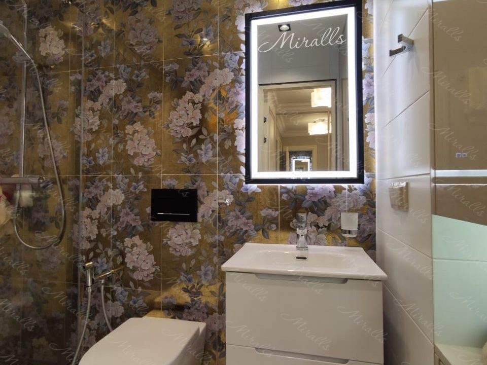Зеркало в ванной комнате Bruno Plus