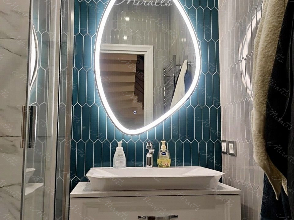 Зеркало Onyx Plus в ванной комнате