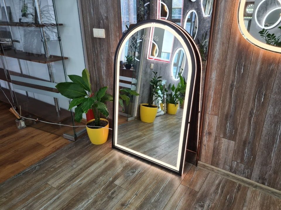 Компактное зеркало с подсветкой Edging