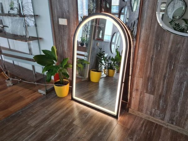 Компактное зеркало с подсветкой Edging