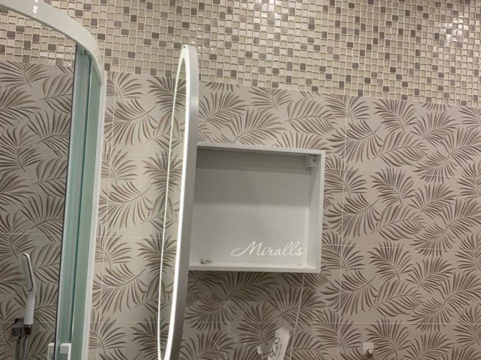 Зеркальный шкаф в ванную Altera