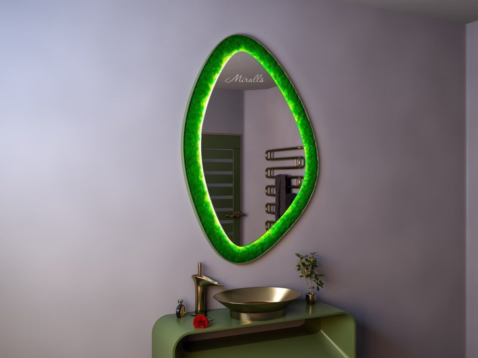 Фигурное эко-зеркало со мхом и подсветкой Milagres Extra
