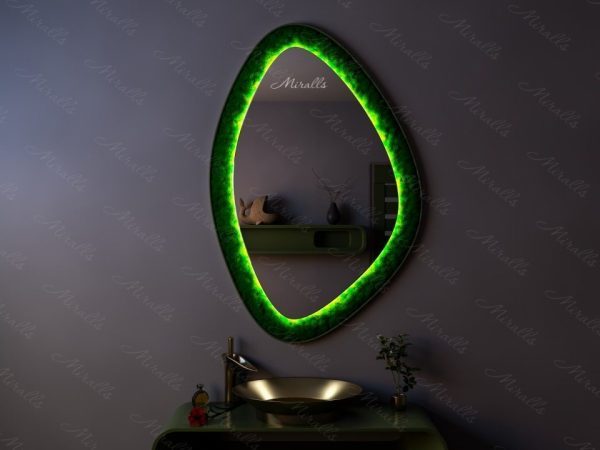 Фигурное эко-зеркало со мхом и подсветкой Milagres Extra