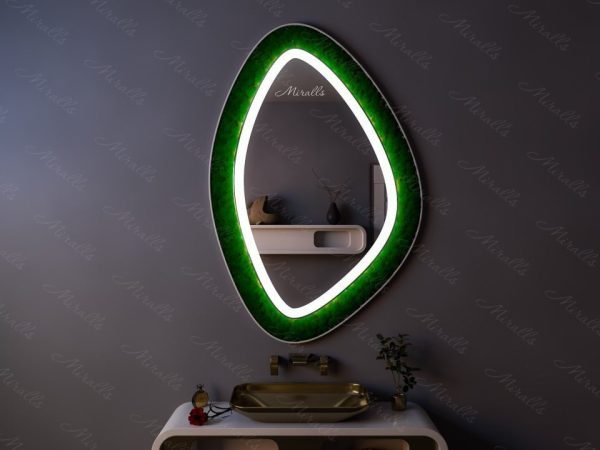 Фигурное эко-зеркало со мхом и подсветкой Milagres Plus