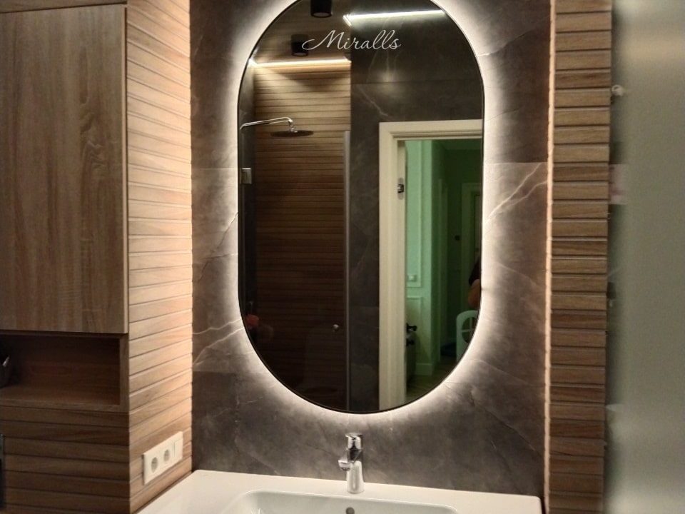Зеркало Ameli Extra в ванной комнате