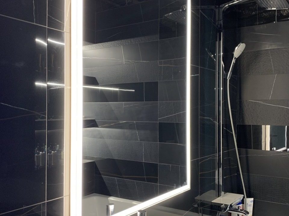 Зеркало Murano Extra в ванной комнате