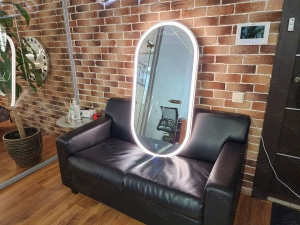 Капсульное зеркало с подсветкой и обогревом Aura