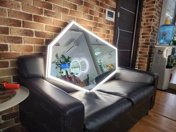 Многоугольное зеркало с подсветкой Iceberg Plus