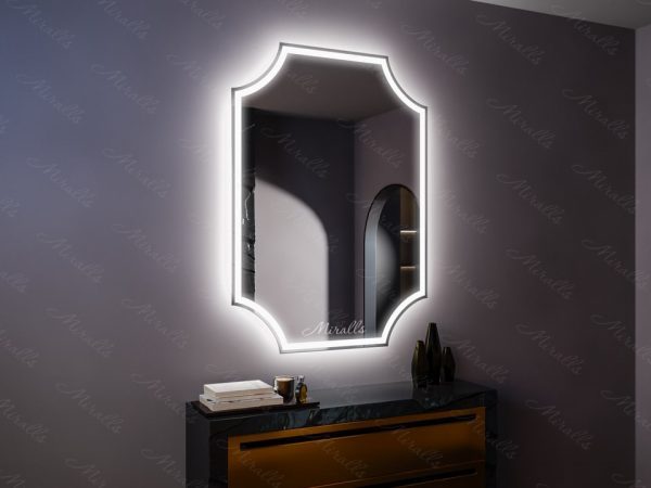 Фигурное зеркало с подсветкой Genevieve Plus