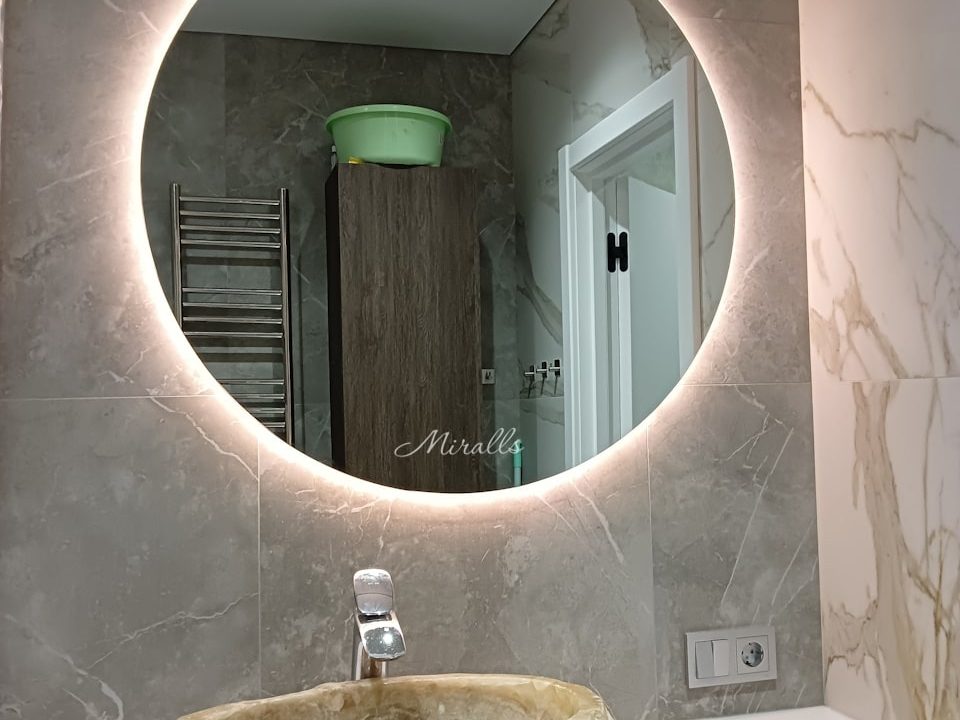 Круглое зеркало с интерьерной подсветкой Eclipse