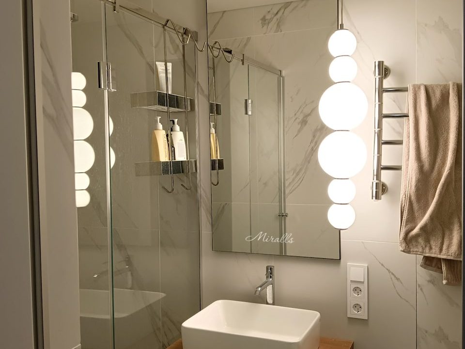 Прямоугольное зеркало без подсветки Galla New в ванной