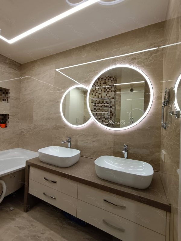 Зеркало Satellite Plus в ванной комнате