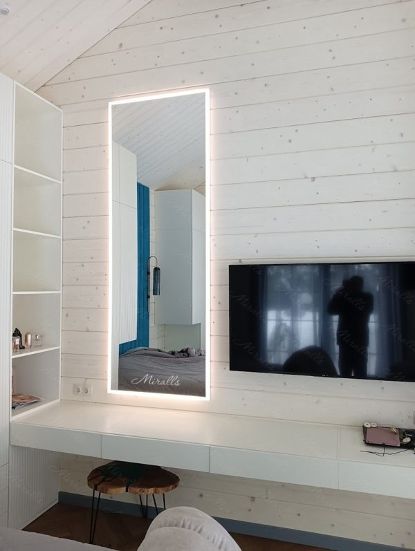Зеркало с подсветкой Murano в частном доме