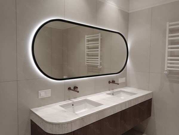 Большое зеркало Alba в ванной комнате