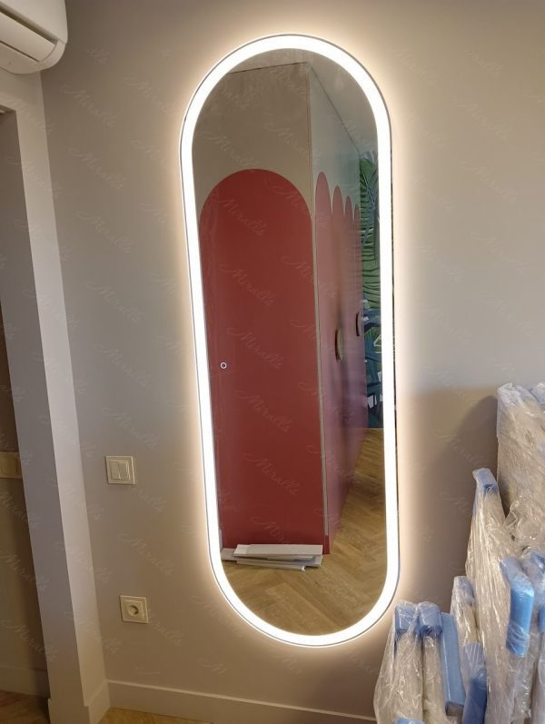 Большое зеркало Aura XL в спальне