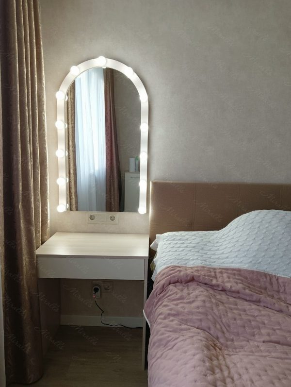 Гримёрное зеркало Lumos в интерьере спальни