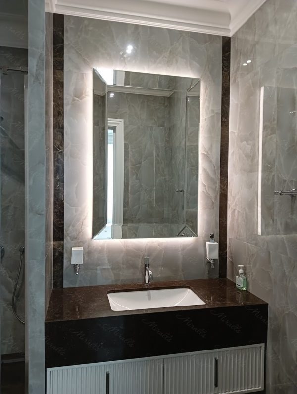 Элегантное зеркало Provance Extra в ванной