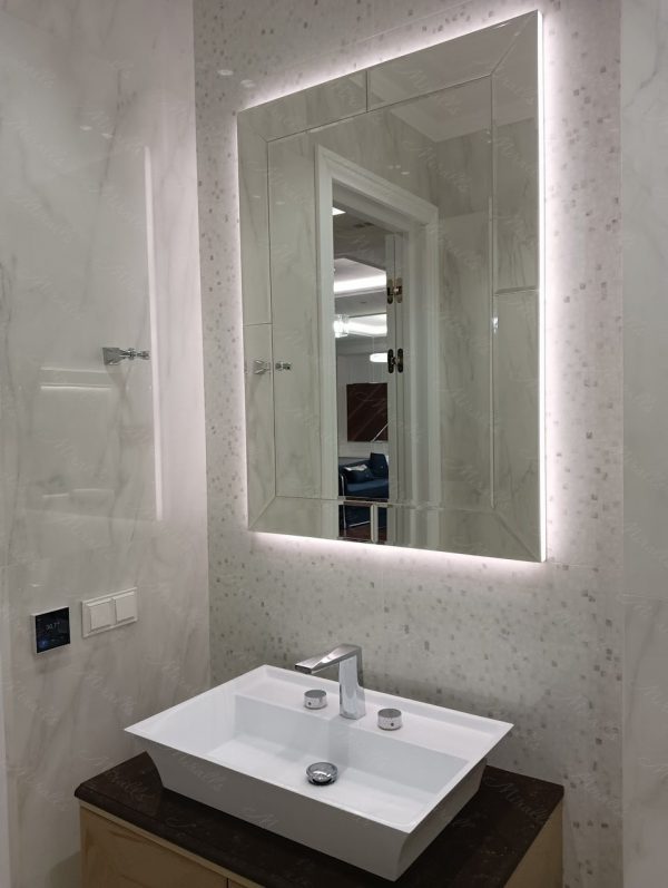 Роскошное зеркало Vivaldi Extra в ванной