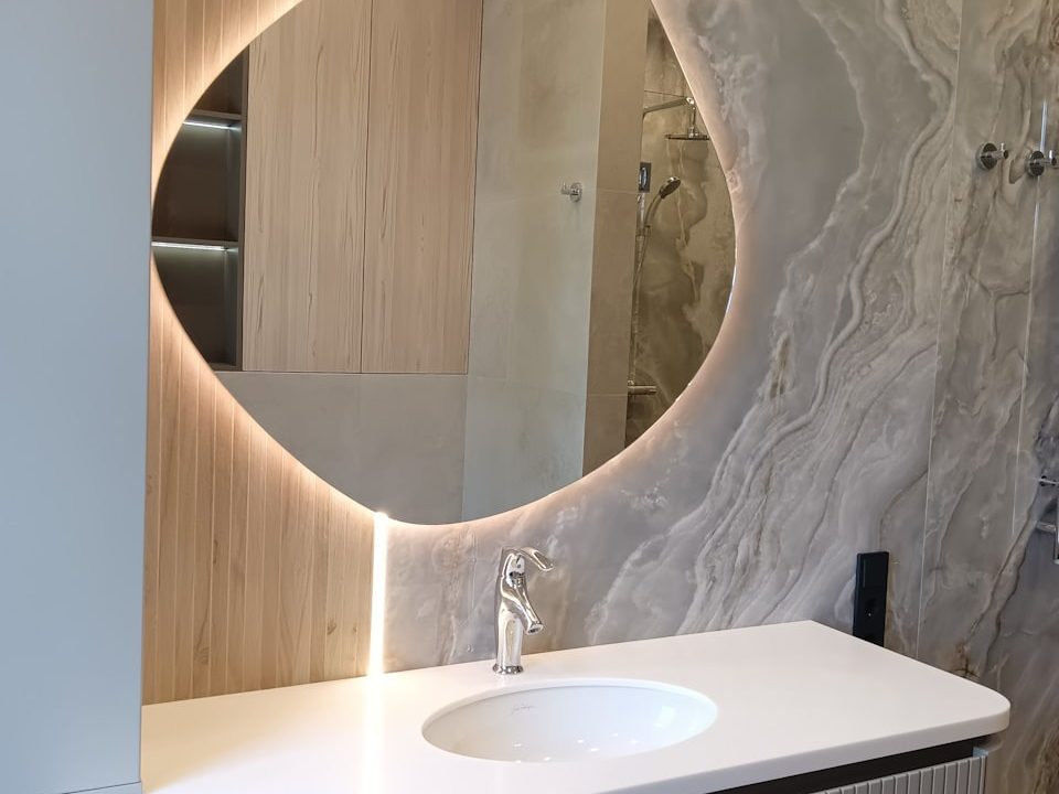 Зеркало Almeria Extra в ванной