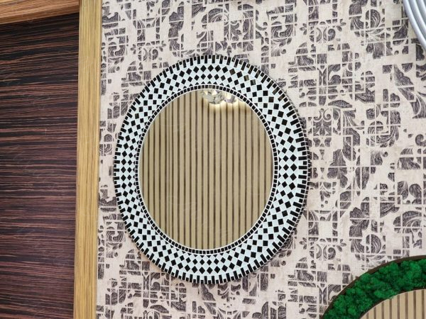 Круглое зеркало в мозаичной раме Gaudi