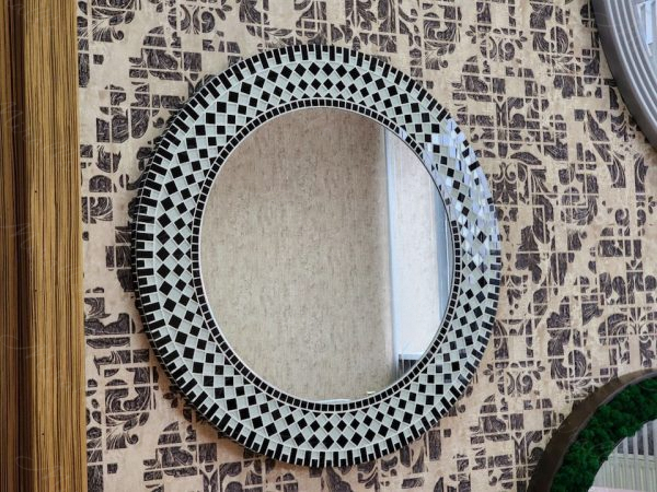 Круглое зеркало в мозаичной раме Gaudi