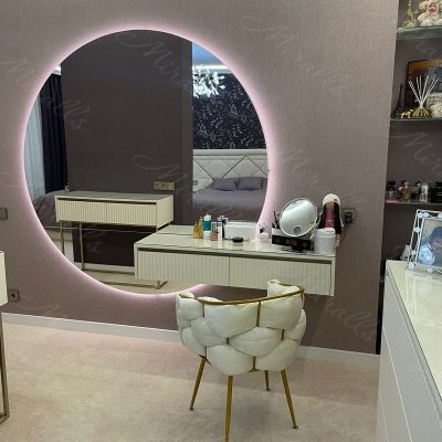 Большое зеркало Eclipse XL в спальне