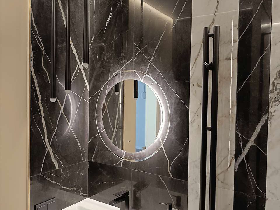 Круглое зеркало Mirabel в ванной