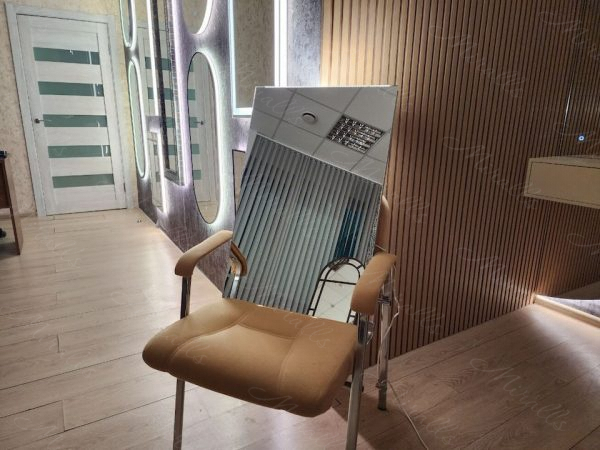Прямоугольное зеркало с горизонтальной подсветкой Valerya