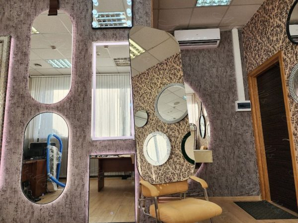 Напольное зеркало с скругленными углами Satin