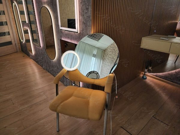 Фигурное зеркало с подсветкой Osiris