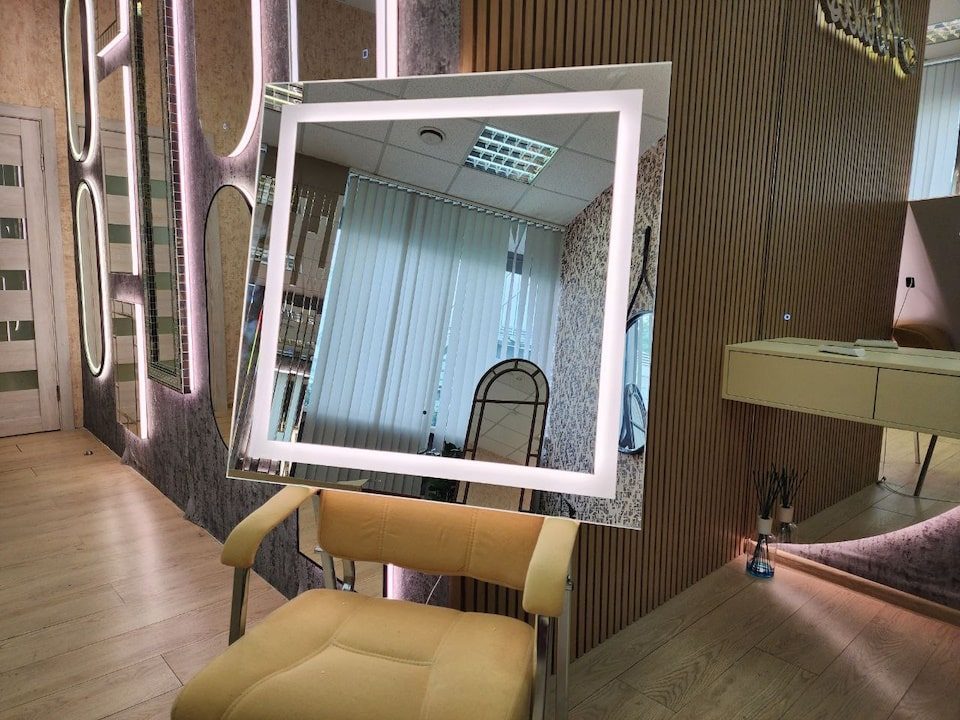 Прямоугольное зеркало с подсветкой Edging