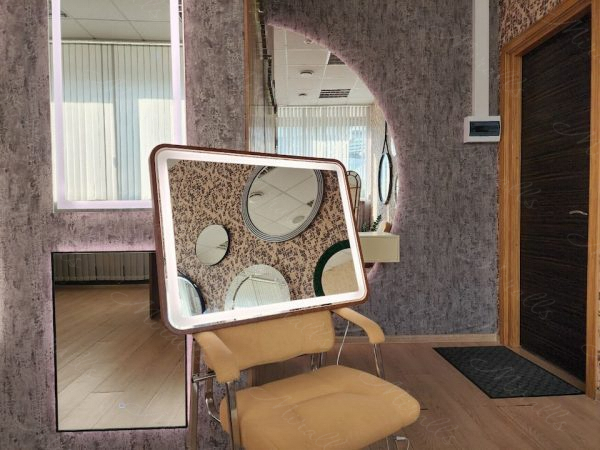Зеркало с подсветкой в деревянной раме Maison Plus